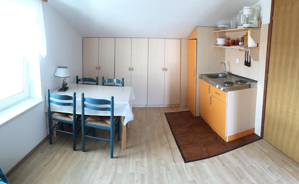Apartments Tatjana Pag Buitenkant foto